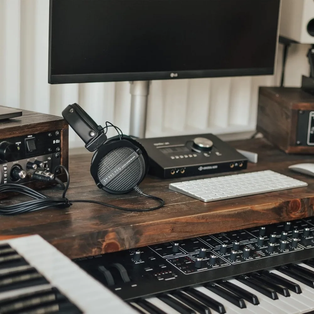 Thumbnail 2 - #28 Latest Studio Headphones Offers