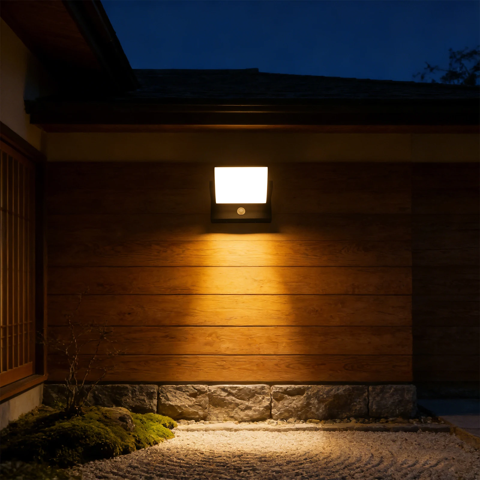 

Modern Outdoor Indoor Wall Lamp with PC Lampshade Energy Efficient Good Water-prevention Performance