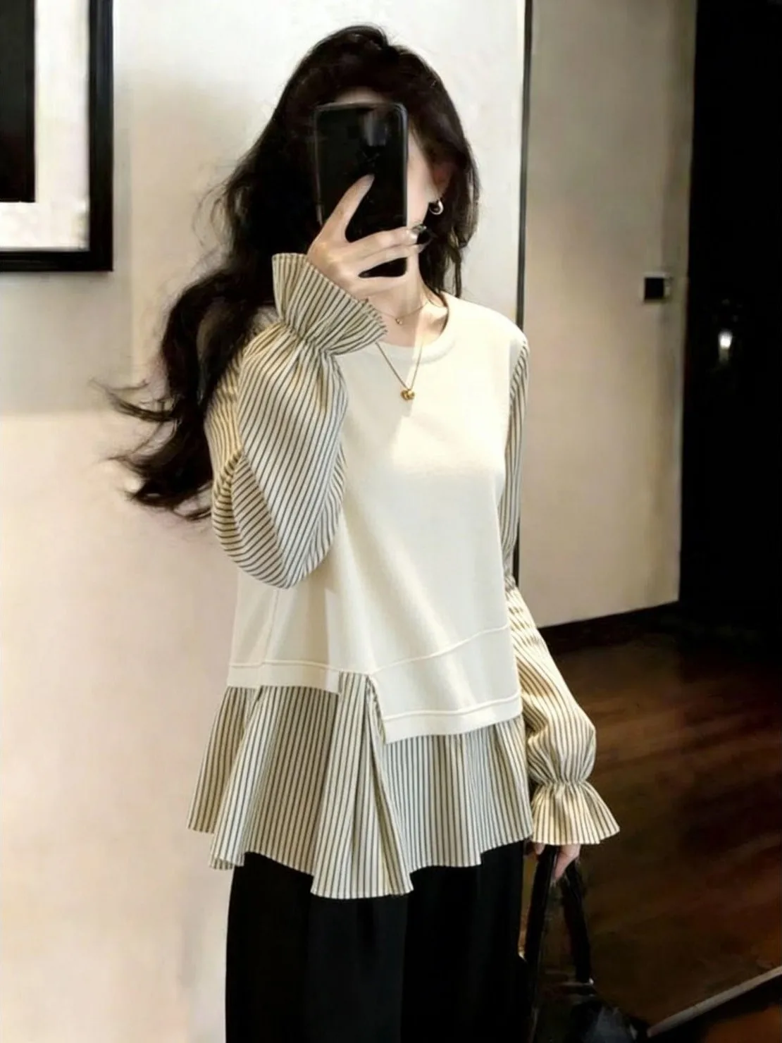 

Elegant Stripe Bell Sleeve Shirt Women's Fashion Layering Top Spring 2026 plus Size Korean Style Commute Wind Loose Fit