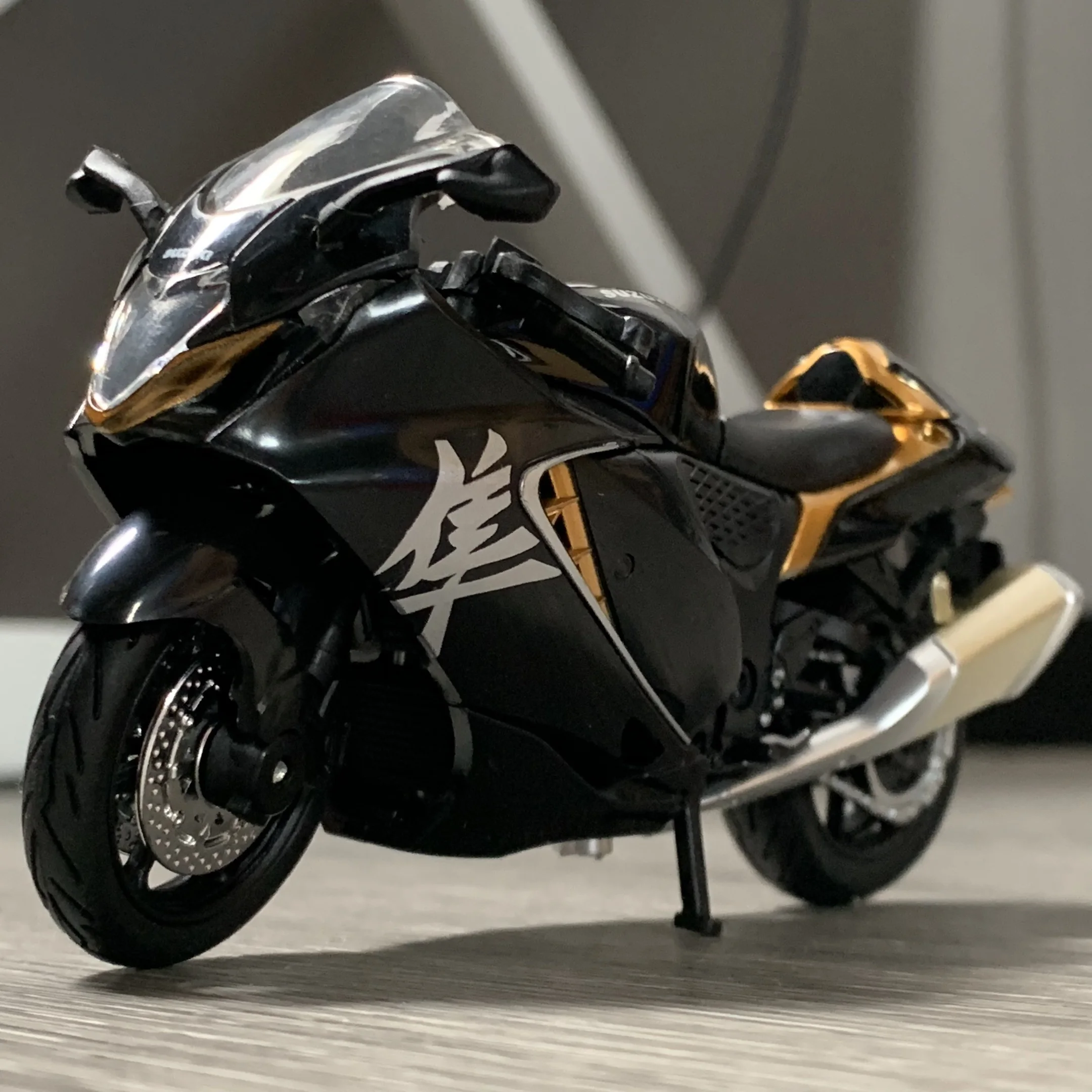 1:18スケール スズキ ハヤブサ GSX1000R ホンダ CBR1000 ヤマハ YZF-R1 オートバイ 合金ダイキャストモデルカー トレンド ホームファニシング コレクション