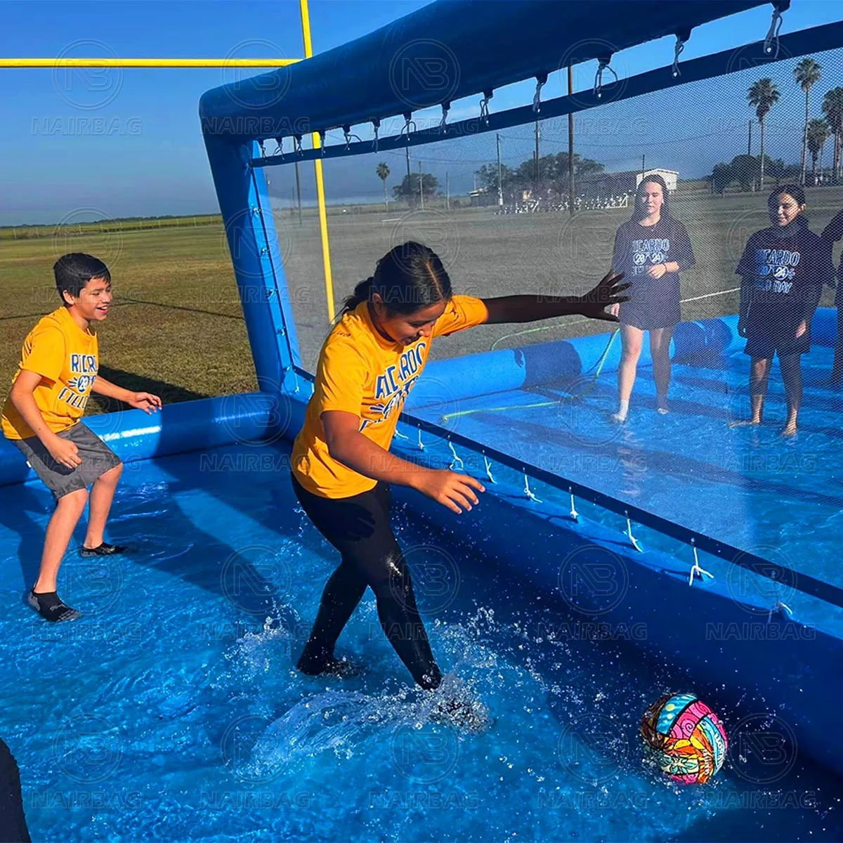 2026 كرة طائرة شاطئية قابلة للنفخ، ملعب مائي لحمام السباحة، ملعب كرة طائرة مائية عملاق قابل للنفخ مع مضخة هواء