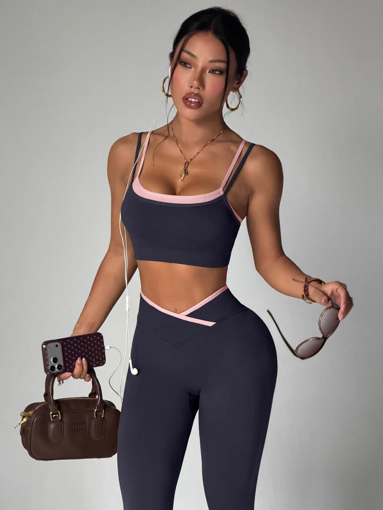 Nahtloses Yoga-Set für Damen, 2-teilig, Sport-BH, High-Waist-Leggings, verstellbare Träger, V-Taille, Po-Lifting, Workout – Detail 9