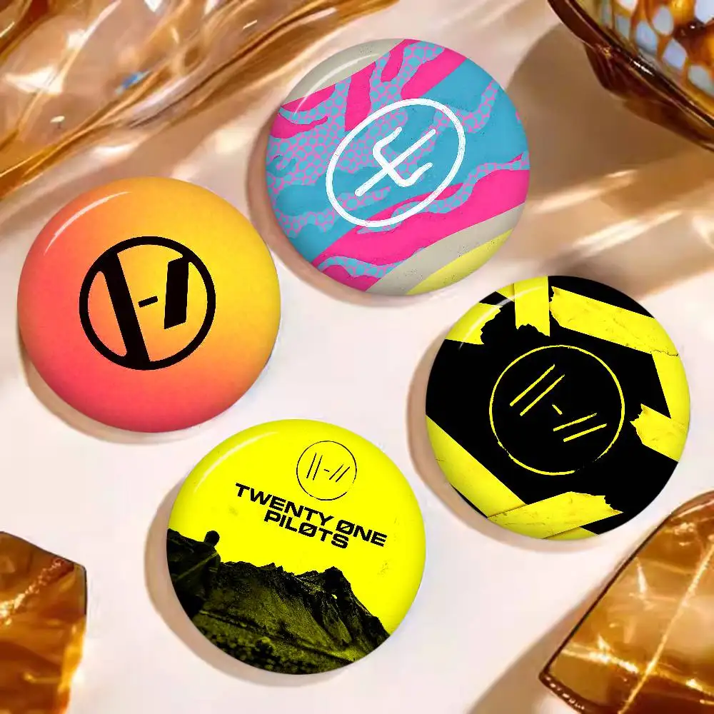 Popular T-Twenty One Pilots Band Photo Brooches Creative Round Badge Gifts Pins 32/44/58mm