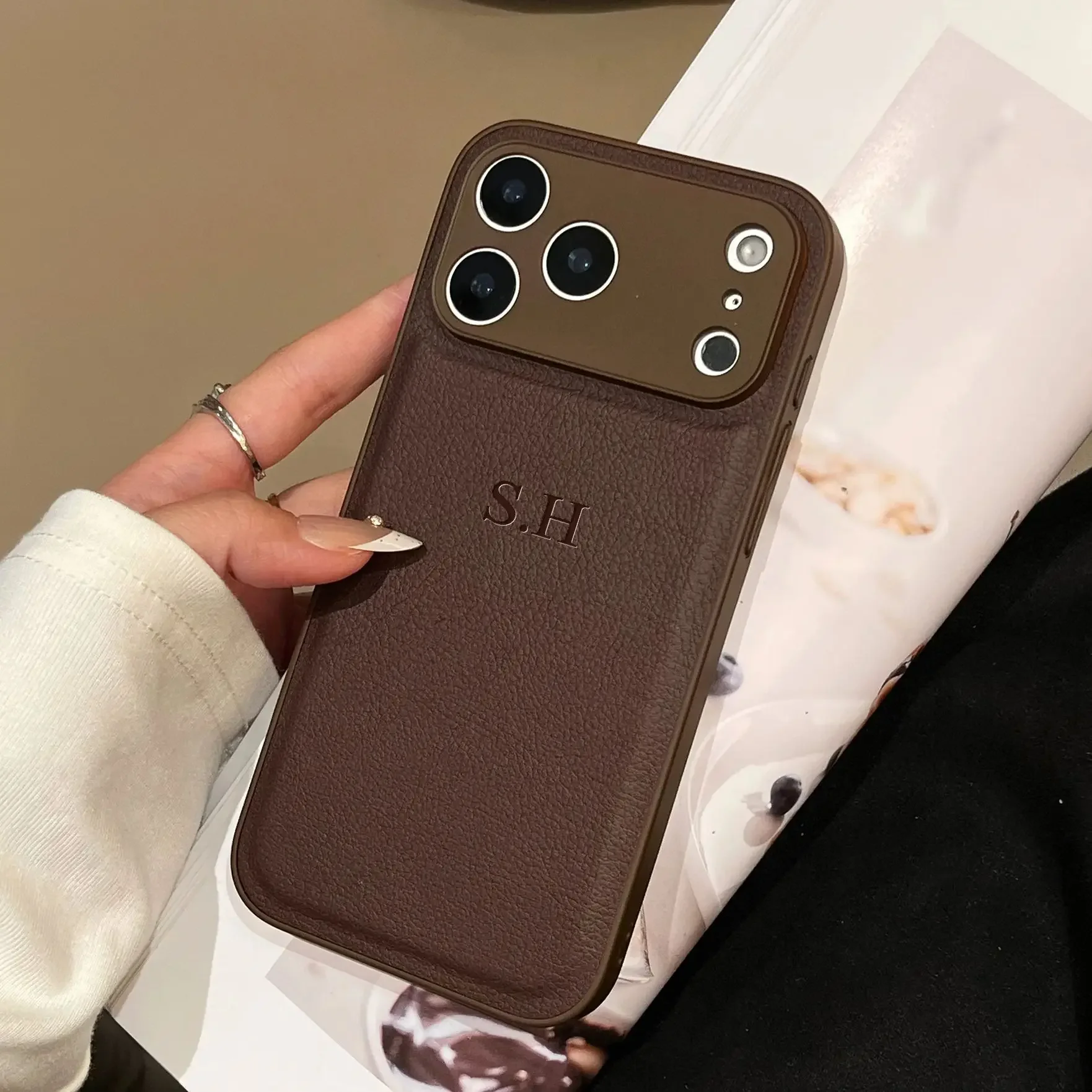 Personalisierte Luxus-Handyhülle mit individuellem Namen, 3D-DIY-Heißprägung auf Kunstleder für iPhone 17Pro Max 16 15 14 13 Pro Max Plus Air