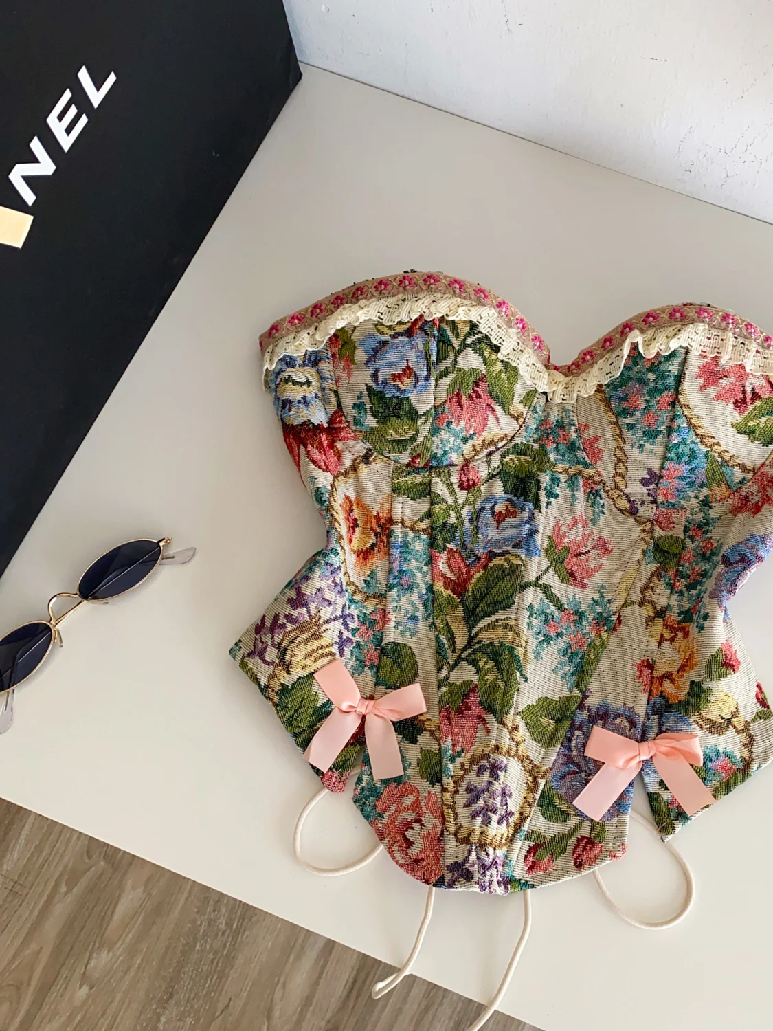 Floral Fishbone Strap Vest Women's Slim Fit Outerwear Design Sense Small Audience Top Commute Style Polyester Fiber