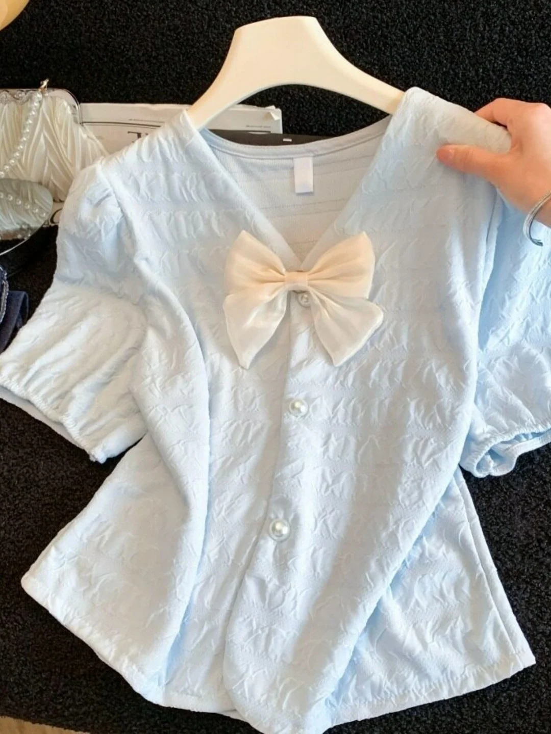 

Sweet Style V-Neck Bow Tie Bubble Sleeve Shirt Women's Summer 2026 Slimming Short Sleeve Top Fashionable Elegant Cotton Blend