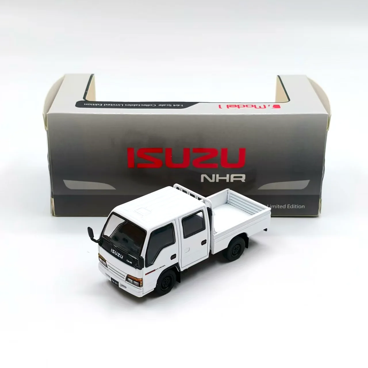 

Diecast Model One 1:64 Scale ISUZU Van Alloy Car Model Collectible Toy Gift Souvenir Display Ornament