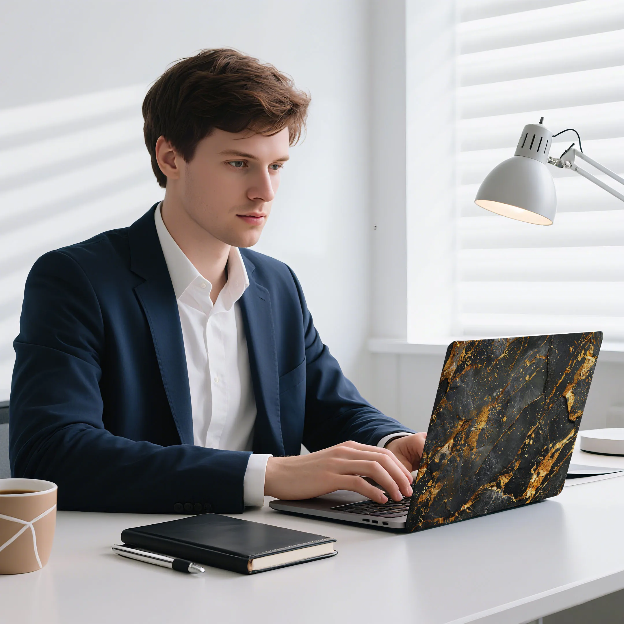 حافظة كمبيوتر محمول لجهاز ماك بوك اير 13 حافظة لهاتف M1 A2337 حافظة لـ 2025 M5 Pro 14 A3434 حافظة لأجهزة الكمبيوتر المحمول ماك بوك اير M4 حافظة لهاتف اير 13.6