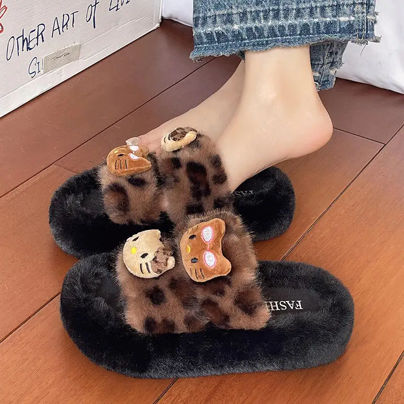 Zapatillas informales versátiles con gato de dibujos animados de Anime, prendas de vestir exteriores bonitas, zapatos de mujer, otoño 2025, nuevos zapatos Kawaii para el hogar para niñas, zapatillas de baño