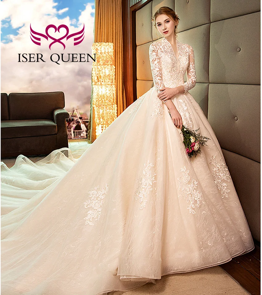 ที่กําหนดเองสามไตรมาสแขนชุดแต่งงานภาพลวงตาเย็บปักถักร้อยที่ละเอียดอ่อน V คอบอลชุดเจ้าสาวชุดผู้หญิง WX0146