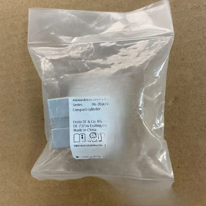 أجزاء للأسطوانات المدمجة ADN-S-16-10-I-P 8076405 FESTO New