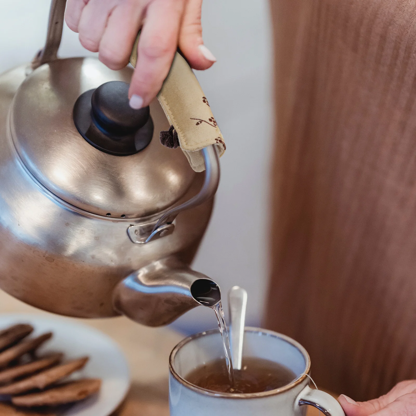 

Decorative Heat-Resistant Teapot Handle Sleeve Non-Slip Cloth Cover Anti-Scalding Pot Handle Protector Teapot Supply