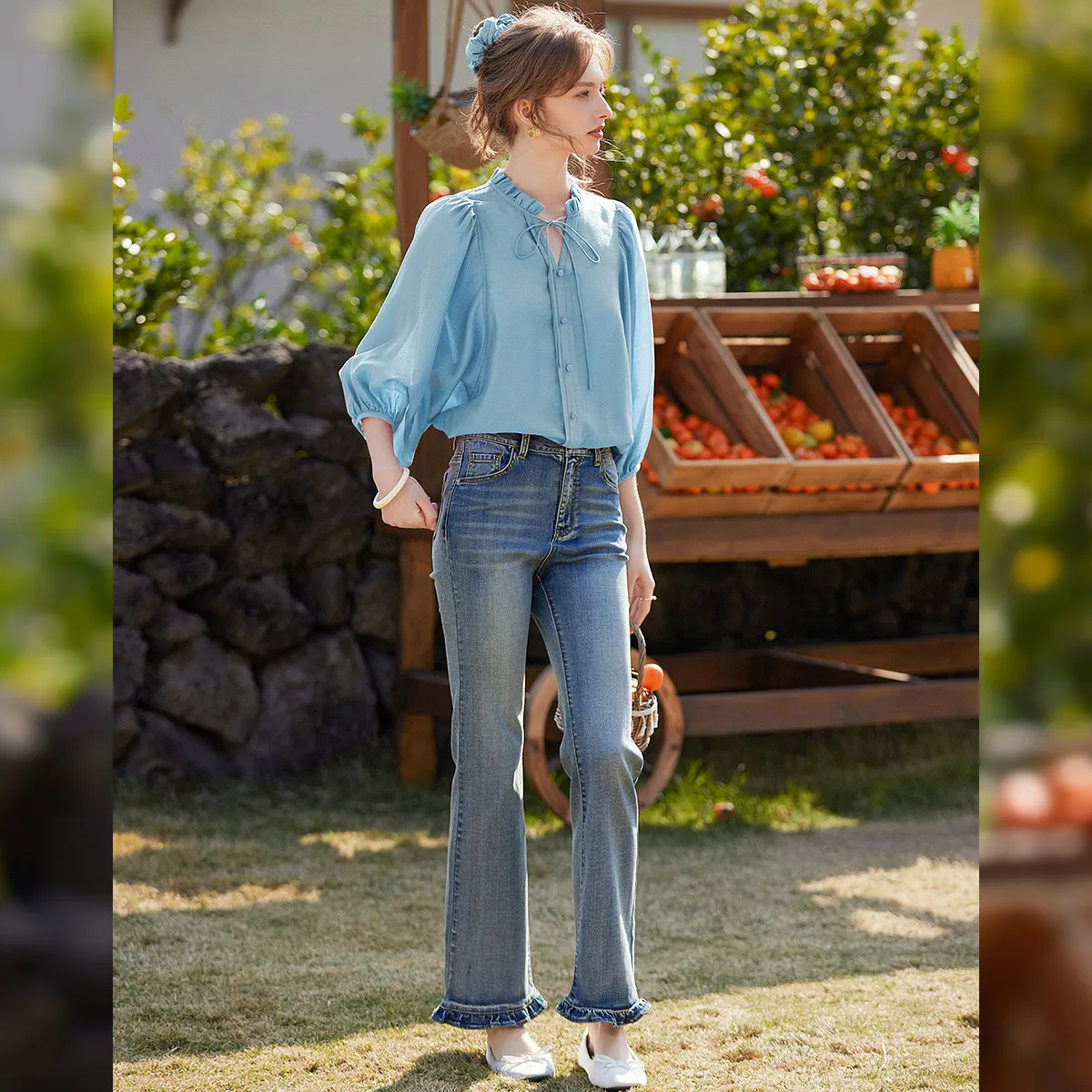 LOUIS YAO New Wood Ear Edge Round Neck Tie Women's Shirt 2025 Spring No Elastic Retro Solid Colour Bubble Sleeve Loose Shirt