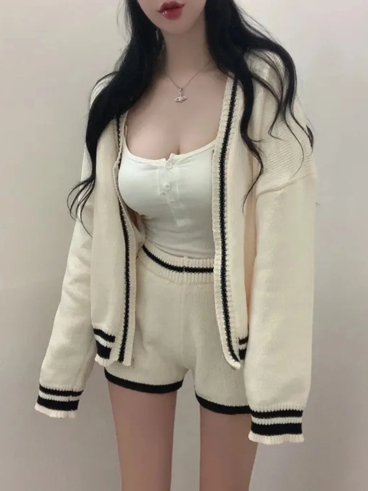 Autumn New Women's Knitted Casual Thickened Sweater Coat And Short Pants Two-Piece Set Fashionable Versatile Age-Defying