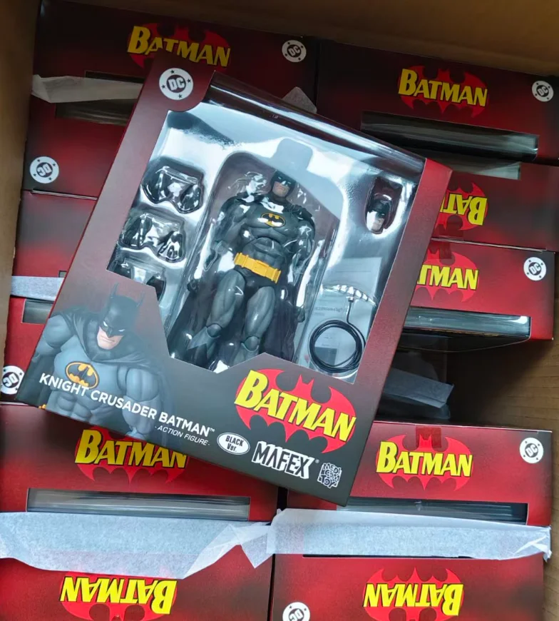 En Stock 100% Original Medicom Toy Mafex 270 Batman Knight Crusader Batman Black Ver No.270 Exhibition 25 Figuras de Acción Anime
