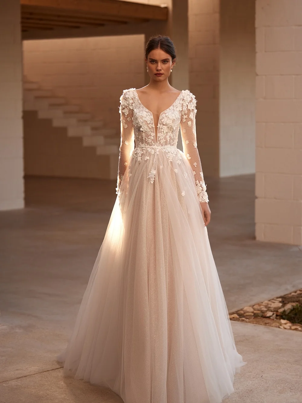

Charming Long-Sleeved Wedding Dress 2026 Elegant A-Line Bridal Gown Sexy A-Line Applique Floor-Length Customized