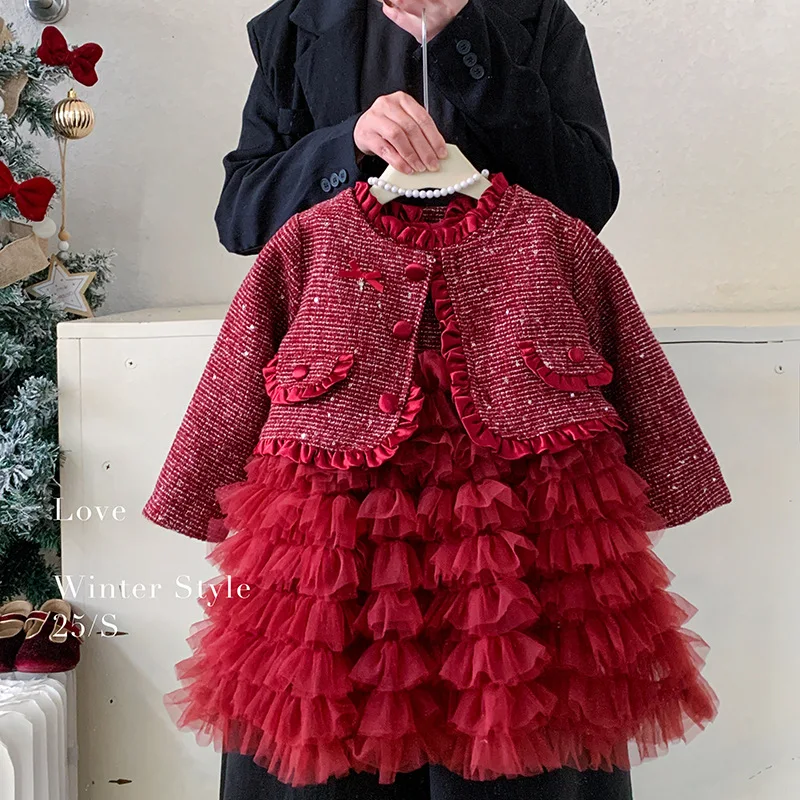 

Корейский комплект платьев для девочек на осень и зиму. Бархатная куртка, платье без рукавов и бархатная сетка, комплект из двух предметов.