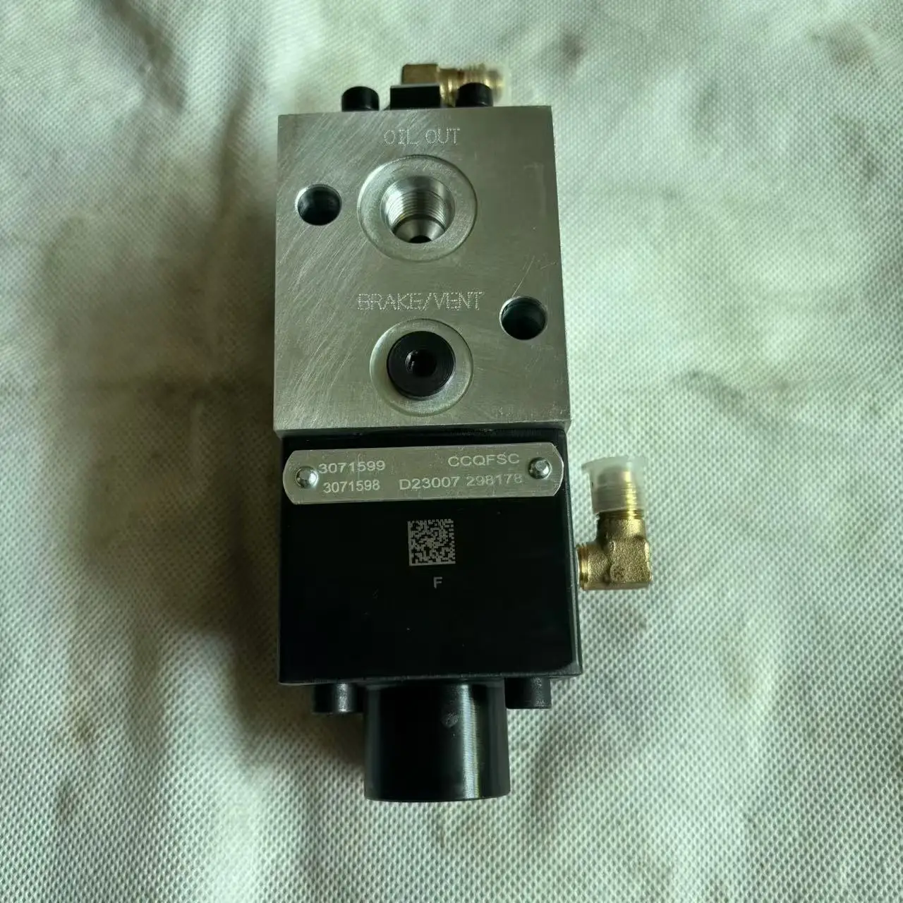 

Gold seller M11 Engine Valve Crosshead QSM11 ISM11 STC Oil Control Valve 3071599 3071598 Piston Liner Excavator Parts