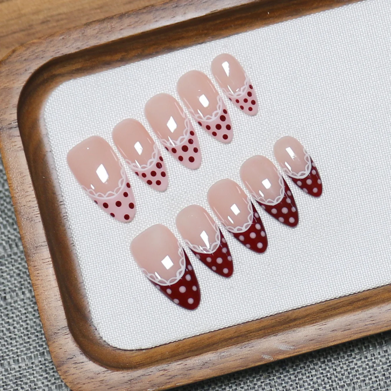 10pcsHandmade Almond Press On Nails Pink Wine Red French Polka Dot Design Sweet Cute Fake Nails Wearable Nails Art Tips For Girl