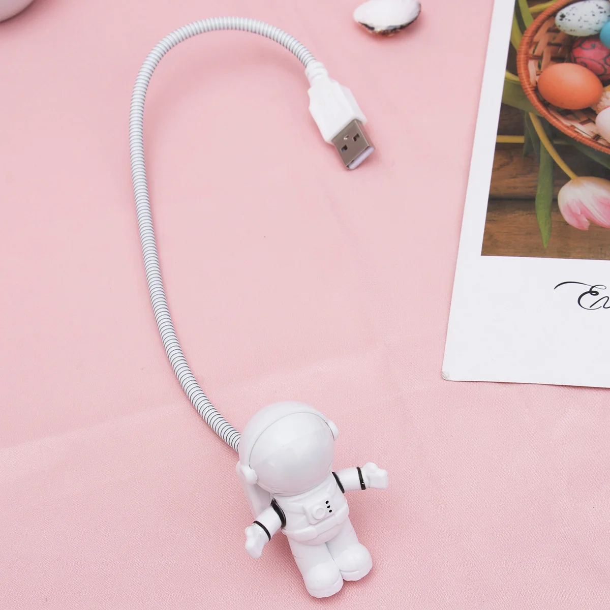 

1Pcs USB Lamp Spaceman Design Flexible Arm Night Light Creative Desk Lamp for Bedroom Study Office Light