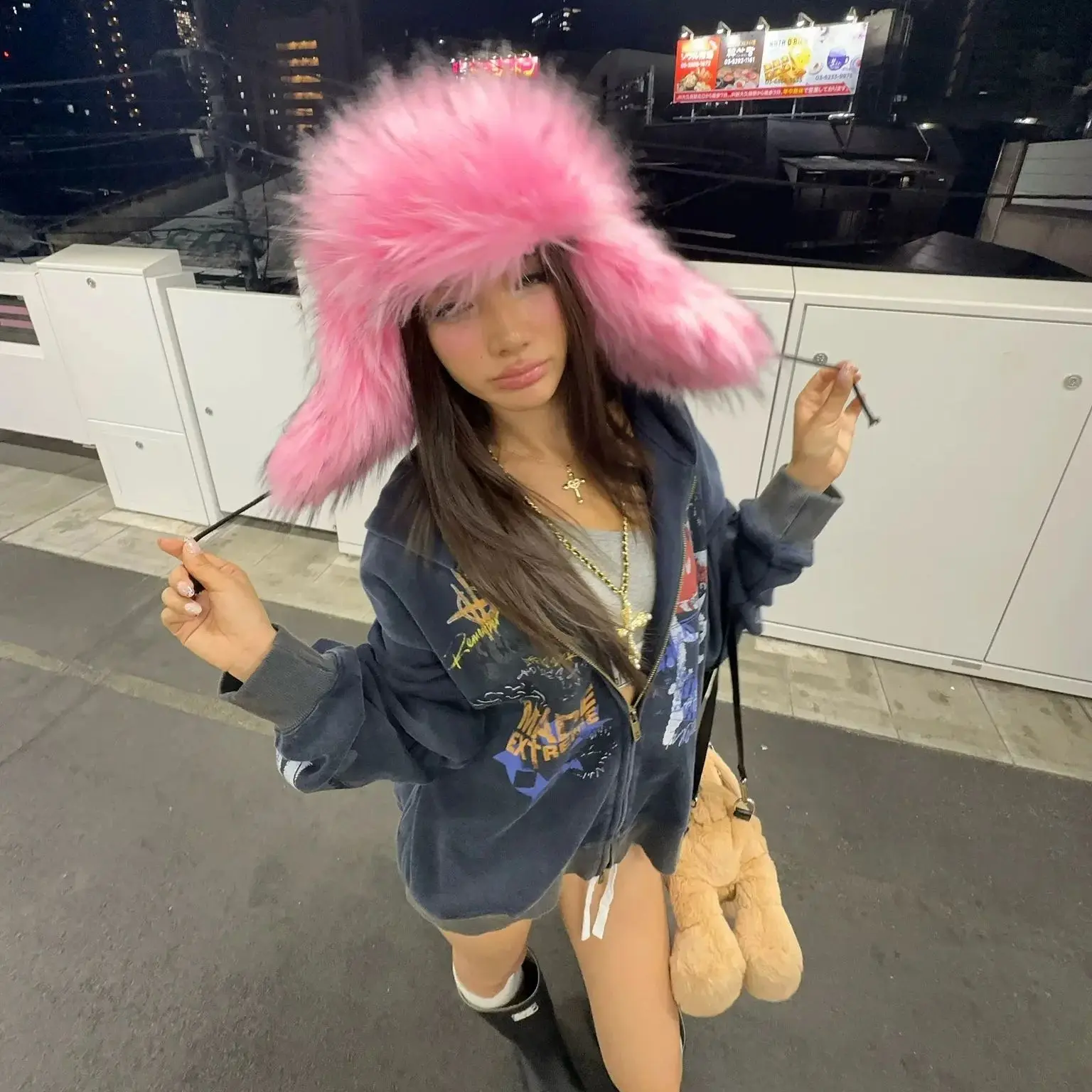 Fashion Fluffy Popular Russian Female Round Cap Faux Fur Hats Winter Hats For Women Faux Raccoon Fur Beanies Faxu Fox Bomber Hat