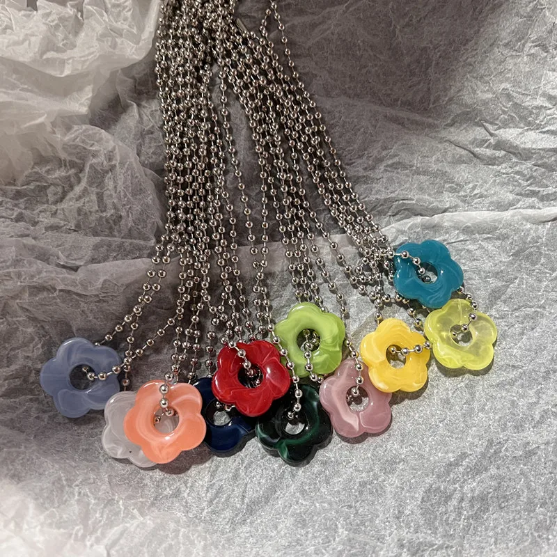 Mode Acryl Blumen Anhänger Halskette Koreanische Frauen Perlen Trend Schlüsselbein Ketten Schmuck Halsband Zubehör Geschenke