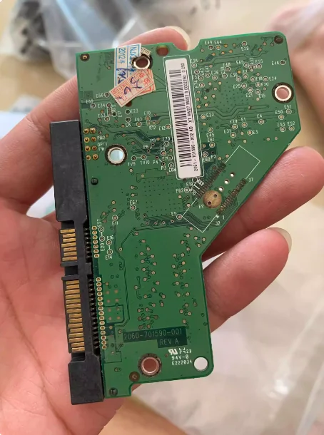 

Номер печатной платы 2060-701590-000 REV A REV P1