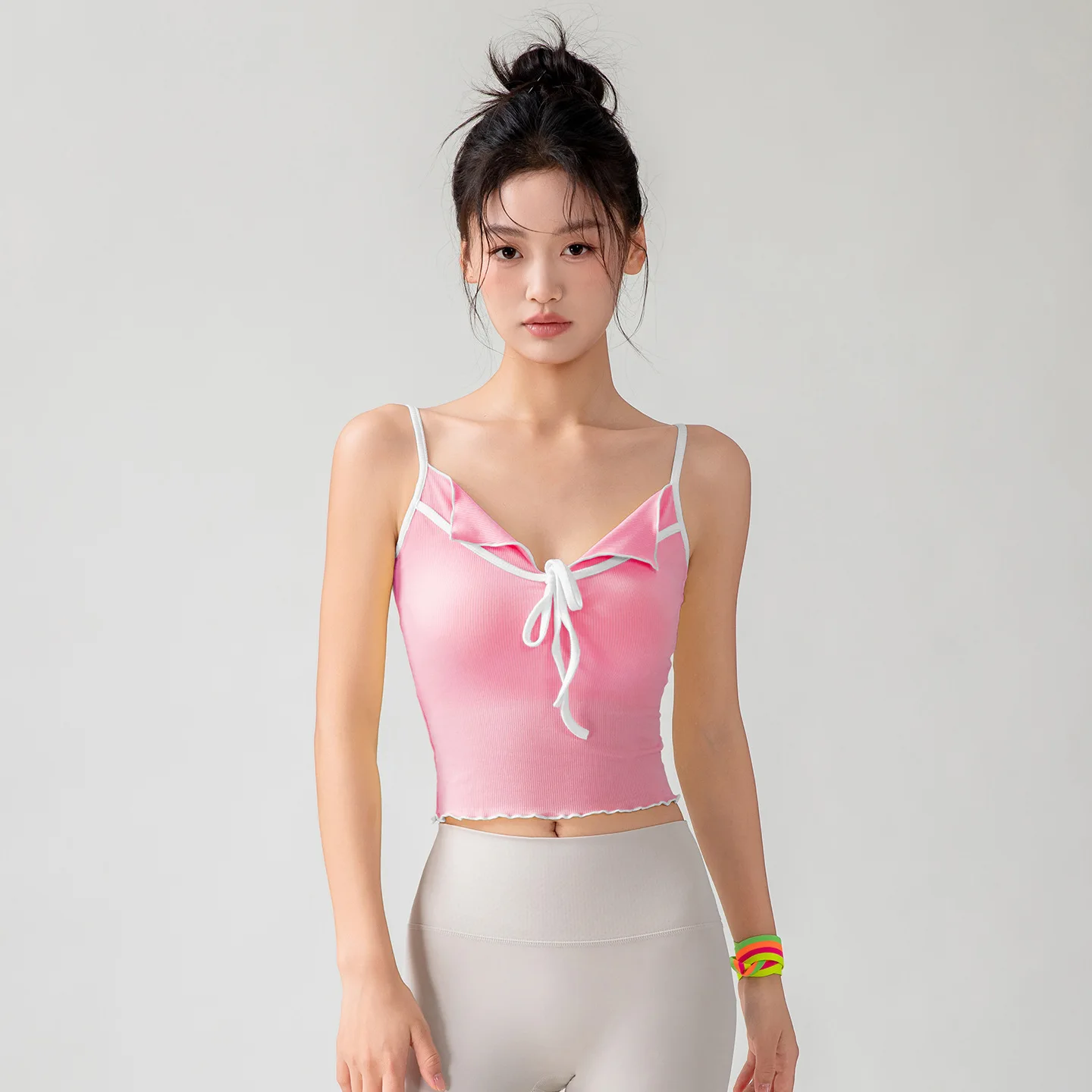 Canotta da donna con reggiseno incorporato premium con retro scollato, gilet sportivo da yoga monopezzo ad asciugatura rapida per allenamento in palestra