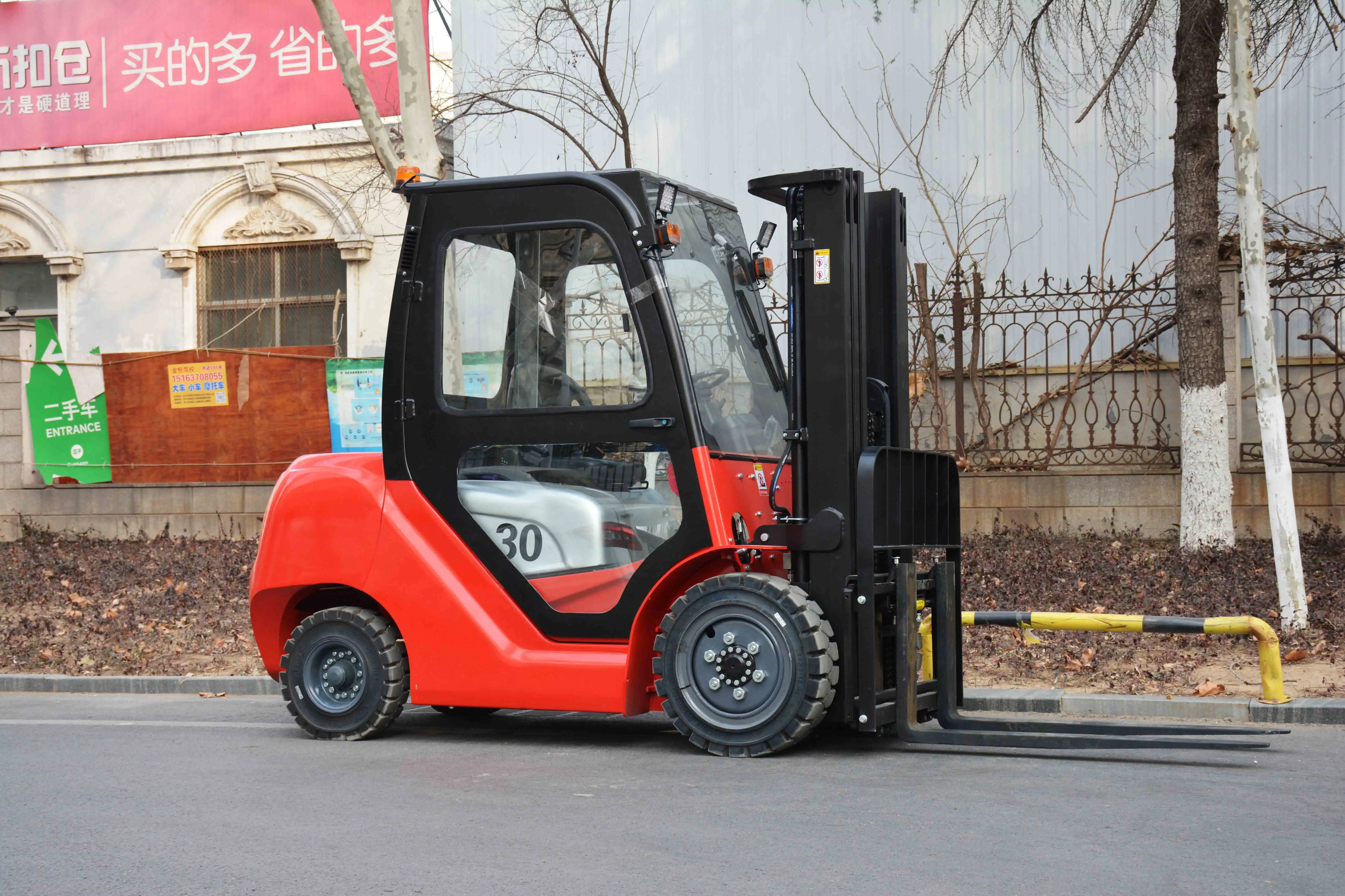 

AST Mini Fuel Forklift 3 Ton Fuel Forklift Fuel Forks Use For Factory Handling And Loading Transfer Work Chinese Customized