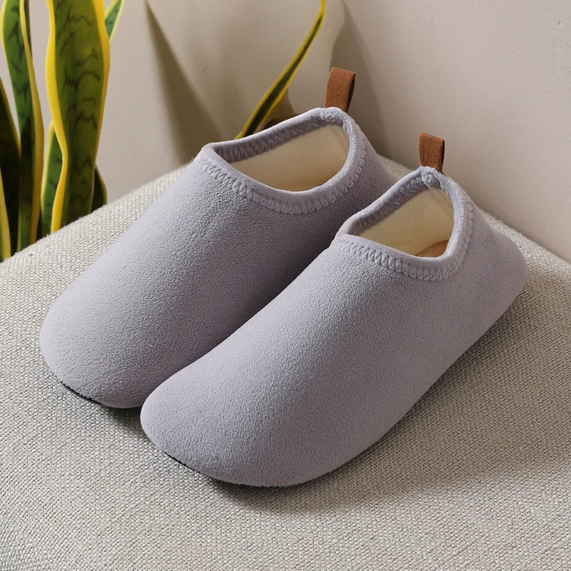 Pantuflas inverno peluche bambino pantofole in cotone antiscivolo scarpe da casa ragazzo scarpe da pavimento addensate ragazza calzini per la prima