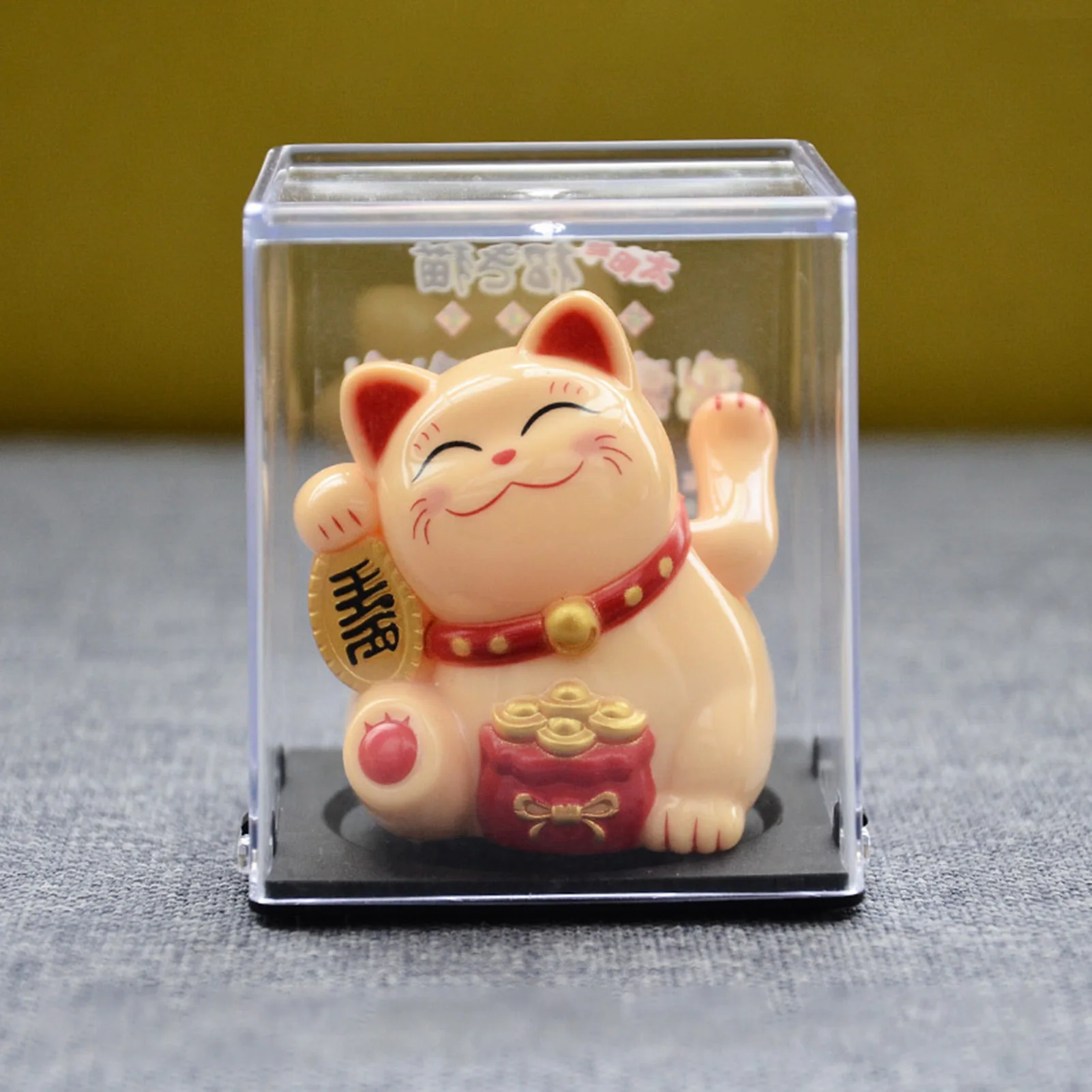Lucky Cat Small Ornament Solar Powered Waving Hand Fortune Welcoming Cat Resin Figurine Desktop Decoration Home Car Office Gifts