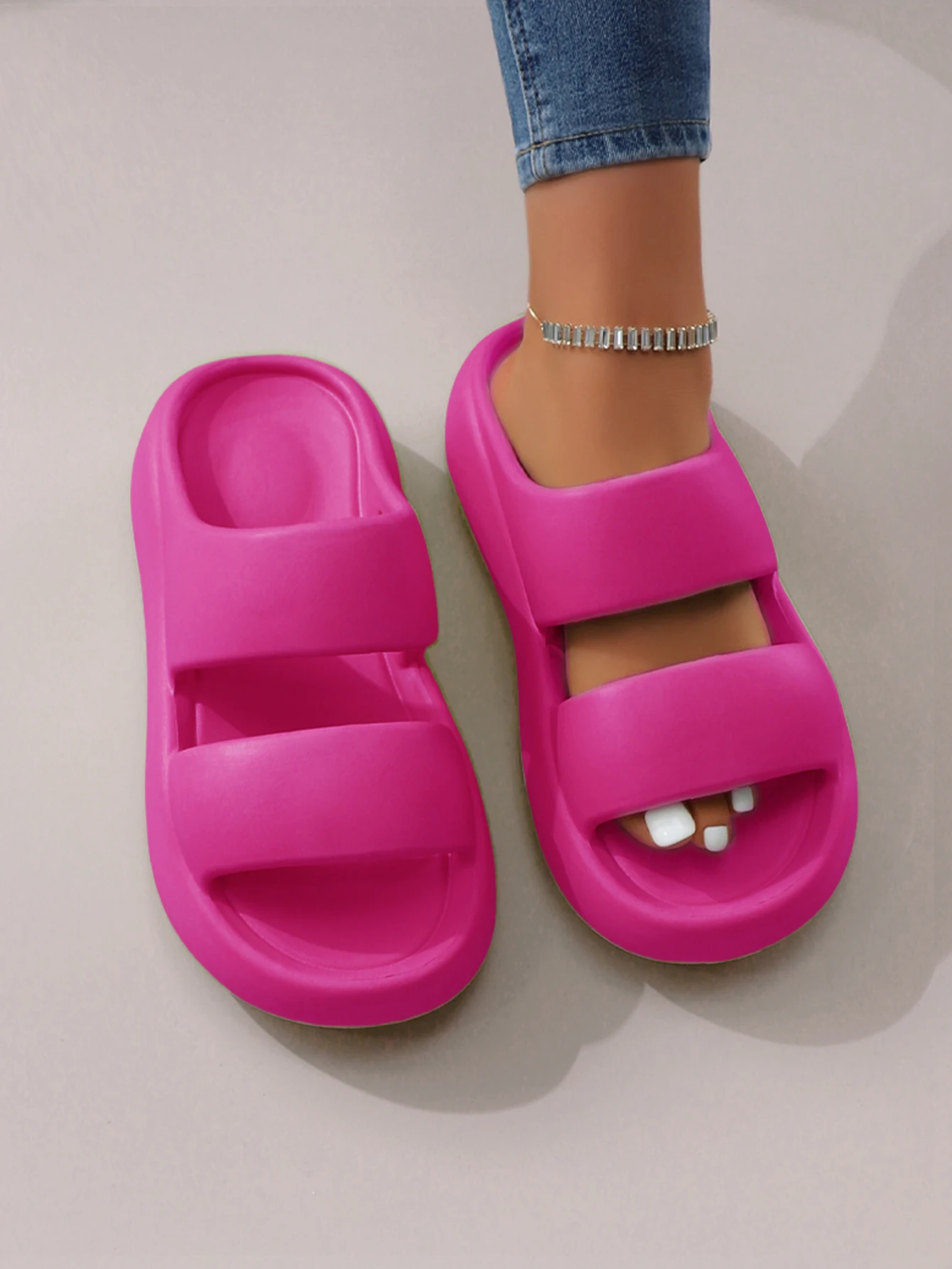 Women'S Shoes For Flat Feet - シンプルでスタイリッシュな、厚底のダブルストラップサンダル。室内でも屋外でも使える、レディースサンダル。