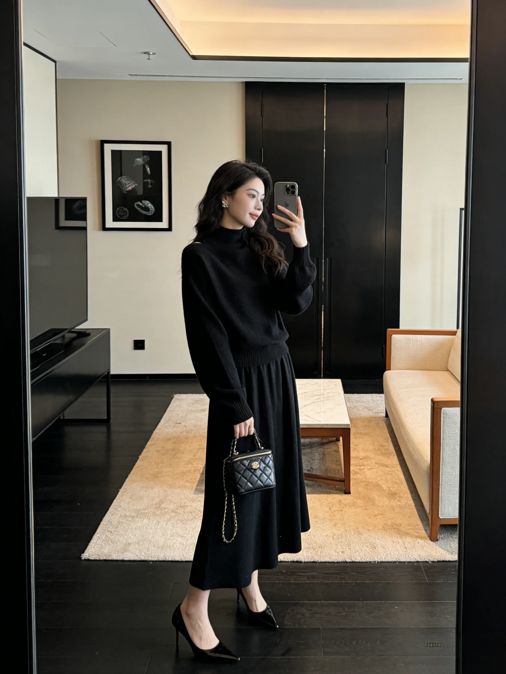 

Вязаный свитер с высоким воротником и юбка с высокой талией для женщин: корейский модный комплект, удобный и эластичный