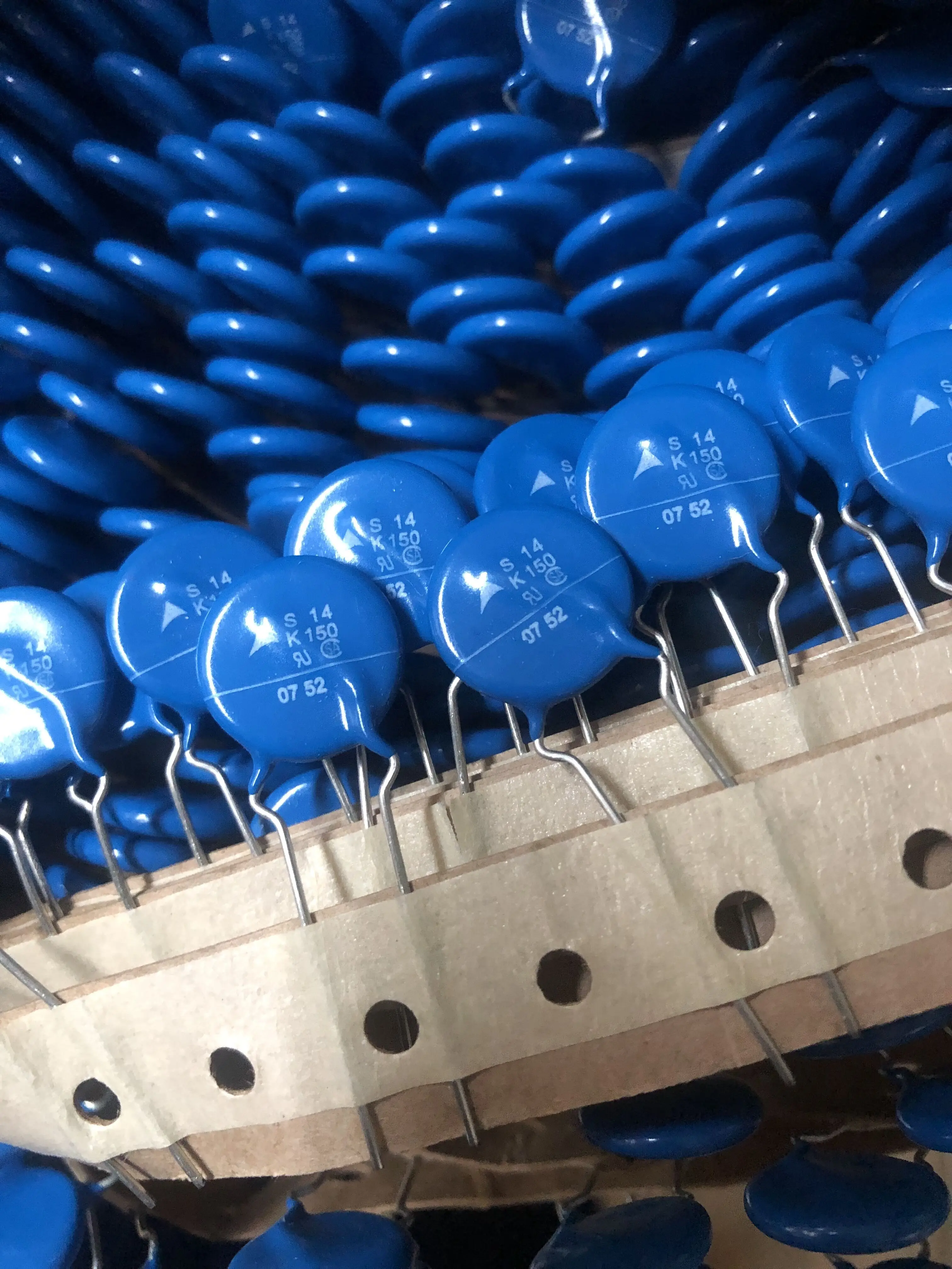 

500pcs/B72214S0151K101 original imported S14K150 varistor EPCOS original Siemens genuine product
