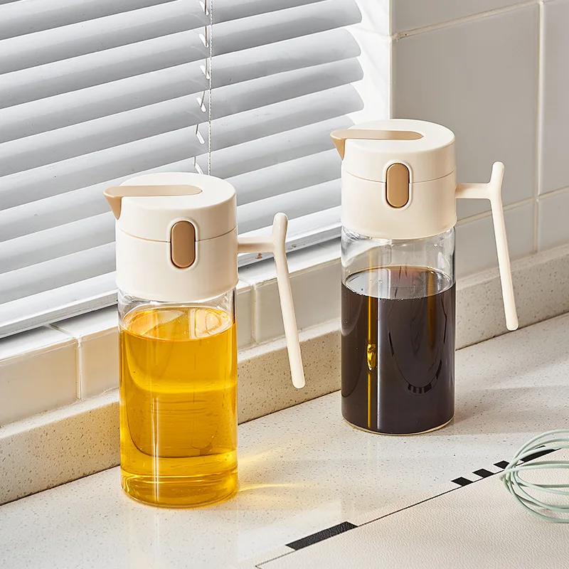 Gravity-free oil pot kitchen supplies, soy sauce and vinegar seasoning oil bottle,automatic opening and closing, no oil dripping