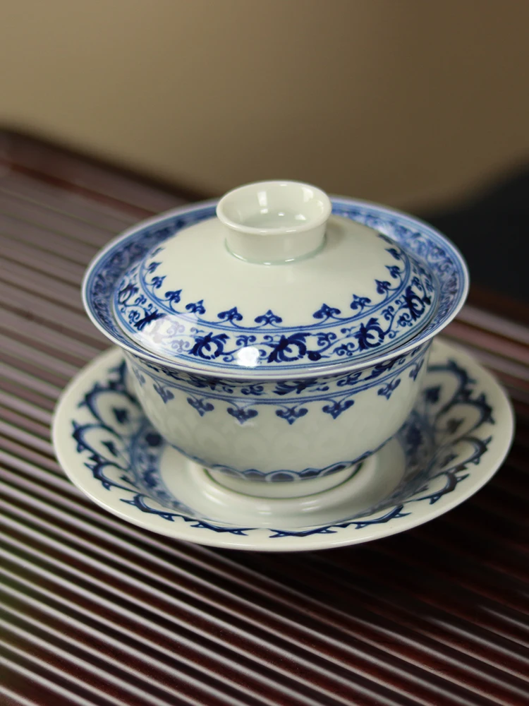 

Can hover Sancai cover bowl blue and white treasure phase tea bowl ceramic household blue and white tea bowl lid suspension
