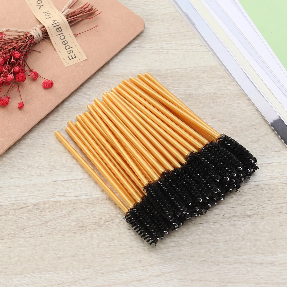 50Pcs Disposable Mascara Wands Eyelash Brushes Dense Spikes for Curling Separating Eyelash Extensions Fake Lashes