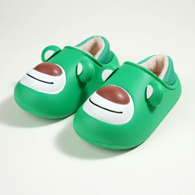 شباشب قطنية لطيفة للأطفال 2025 شتاء دافئ كارتون صبي وفتاة موضة مضادة للانزلاق يمكن ارتداؤها في الهواء الطلق