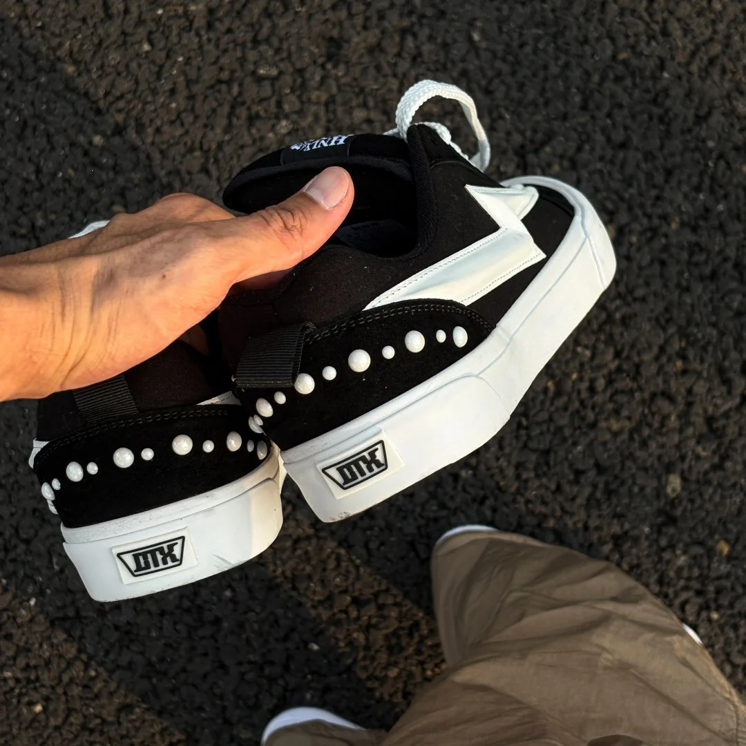 Black White Pearl Fat Bread Shoes, Lightning Lowtop Skate Shoes, Retro Breathable WearResistant Trendy Unisex Casual Sneakers