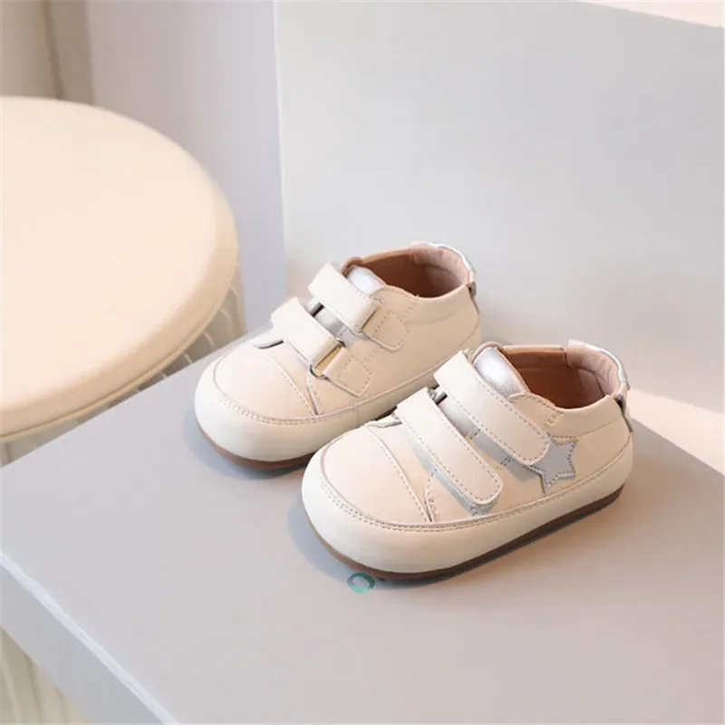 0-5 ปีรองเท้าเด็กใหม่หนังไมโครไฟเบอร์เด็กวัยหัดเดิน Boys Barefoot รองเท้า Star Soft Sole หญิงเทนนิสกลางแจ้งแฟชั่นเด็กรองเท้าผ้าใบ