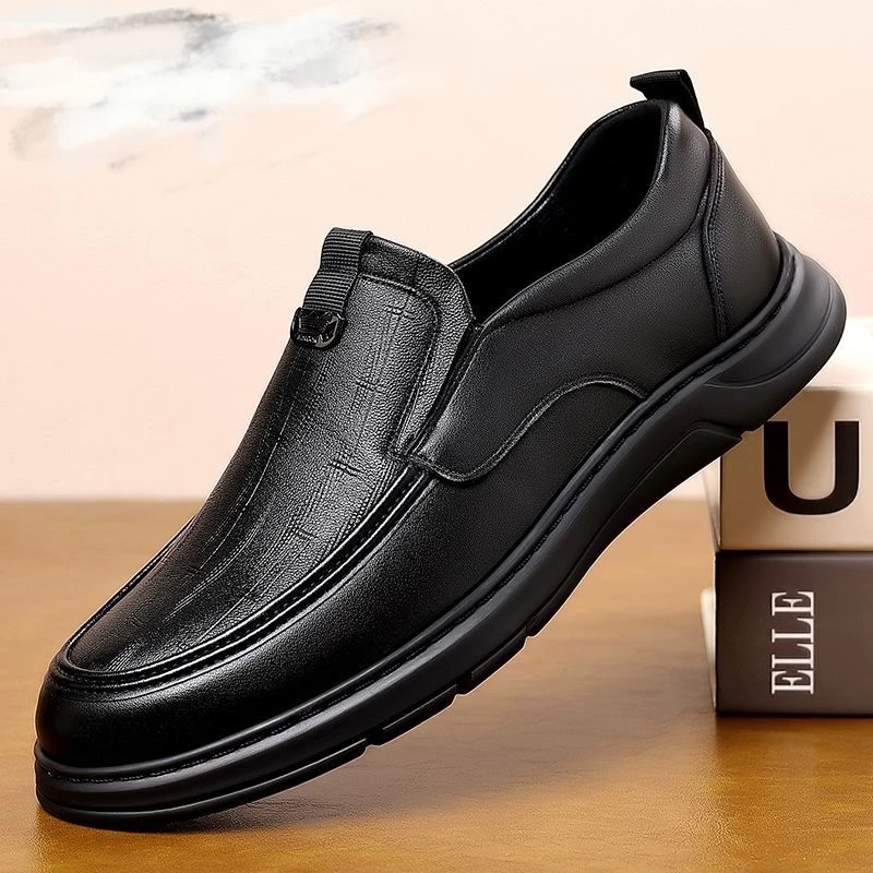 

Новые мужские повседневные туфли больших размеров из кожи, нескользящие, износостойкие, удобные, модного дизайна.