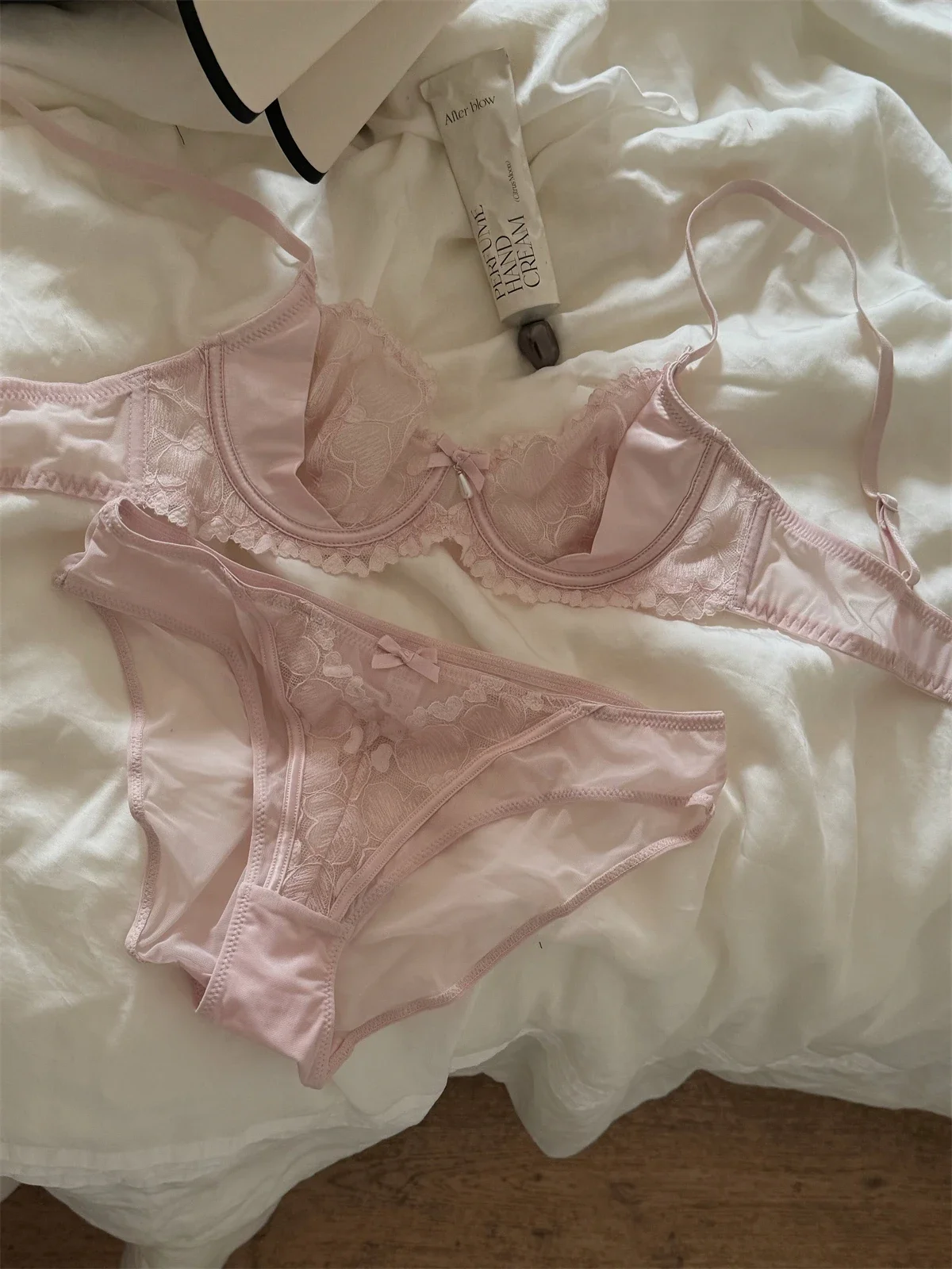 

Розовое нижнее белье, бюстгальтер на косточках пуш-ап с трусиками, кружевной комплект нижнего белья с вышивкой, тонкие комплекты нижнего белья с большой грудью