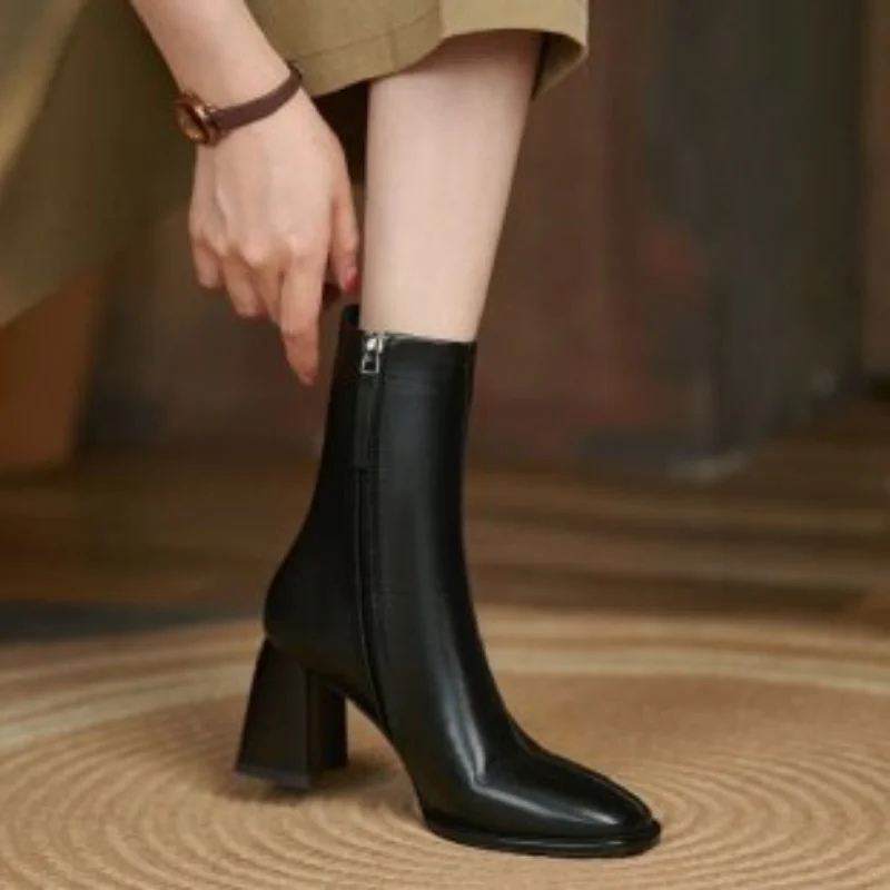 Autumn and Winter 2022 New Versatile Nude Boots Women\'s Thick Heel Side Zipper High Heel Simple Casual Square Short Boots Women