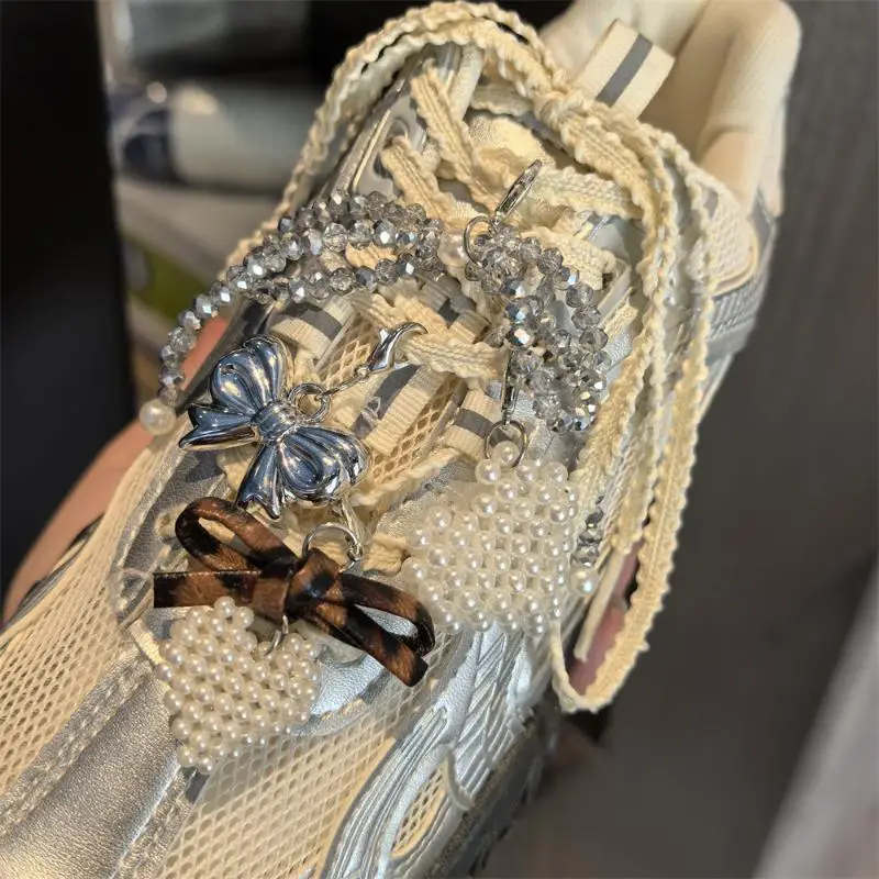 

1/2 шт. Декоративные пряжки-бантики со стразами для обуви, аксессуары для обуви, роскошные жемчужные шармы в форме сердца для шнурков, украшения для кроссовок и обуви