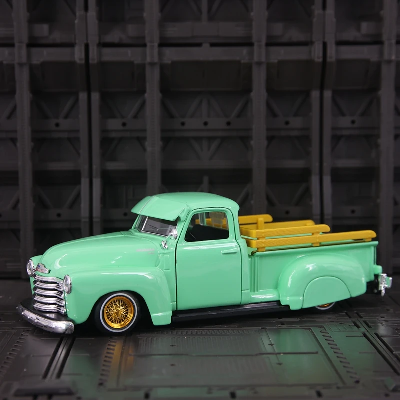 

Модель автомобиля Maisto 1:25, имитация Chevrolet 3100 Pickup 1950 года, из сплава, внедорожник, статическая модель, подарок.