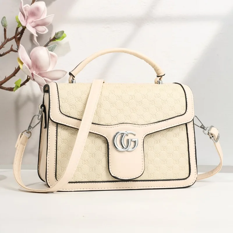 

Polished Shoulder Bag Suitable for Commuting Work Travel Premium PU Material Spacious Interior Trendy