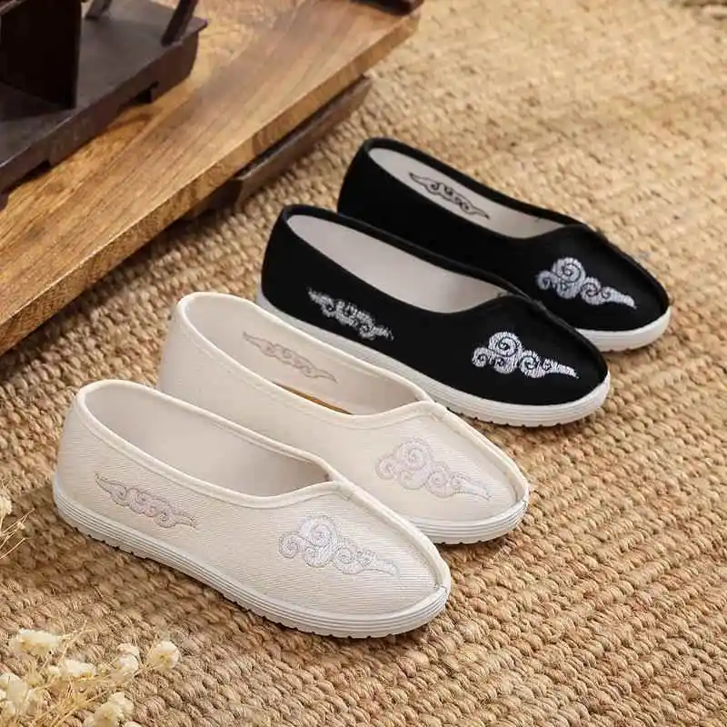 New 2026 Men's Hanfu Dance Performance Shoes Beijing Old Style Canvas Embroidered Soft Bottom Student Casual Shoes