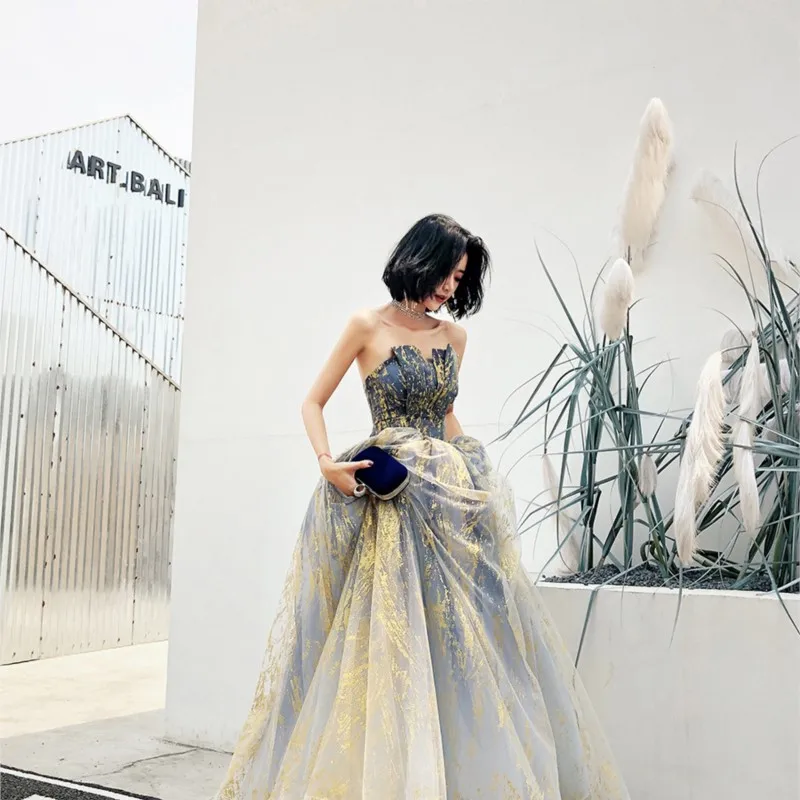 

New elegant and fashionable strapless puffy dress for banquets