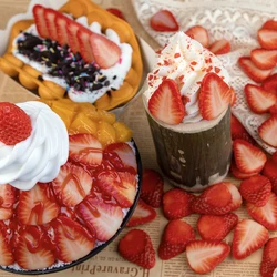 Artificial Strawberry Slices PVC Strawberry Slice Prop Fake Fruit Kid's Toys Lifelike Fake Fruit For Display Table Decoration