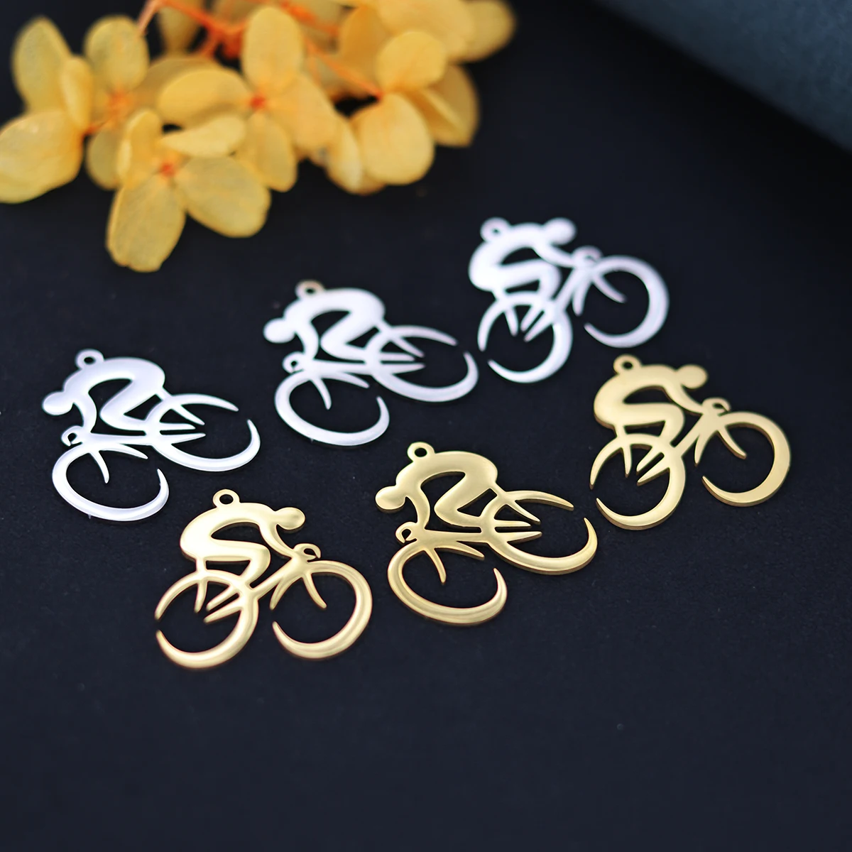 3 szt. Rowerowe zawieszki rowerowe moda rowerzysta metalowy wisiorek DIY bransoletka naszyjnik kolczyk biżuteria brelok akcesoria